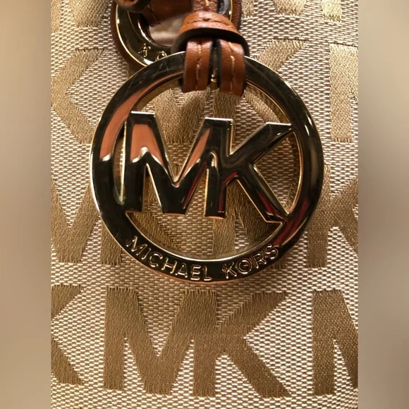 2 - Piece - Micheal Kors - Signature Jacquard North South Tote and Wallet - Picture 3 of 16